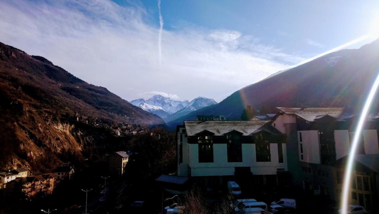 Grand Studio Tout Confort Pour 4 Personnes Brides-les-Bains Exterior foto